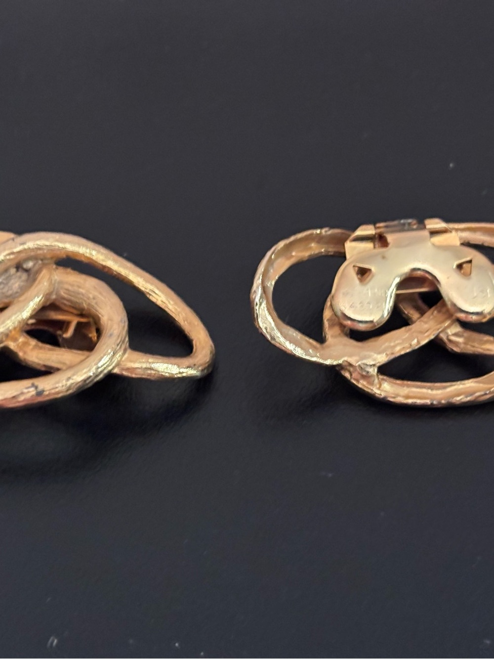 Gold Interlocking Knot Clip-On shoe clips  -